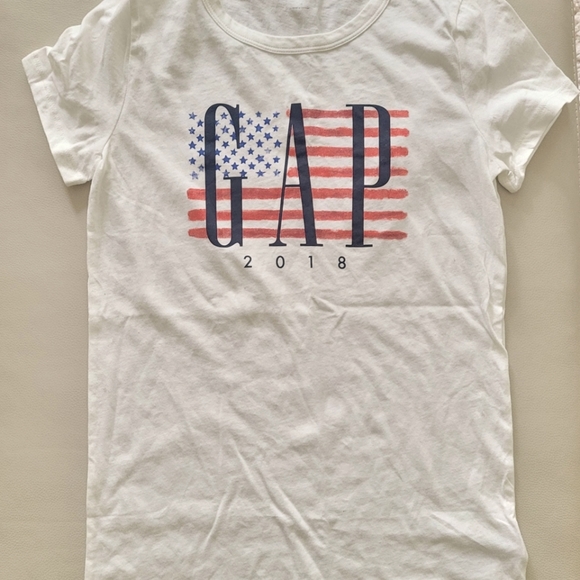Gap Tee Shirt - Picture 1 of 2